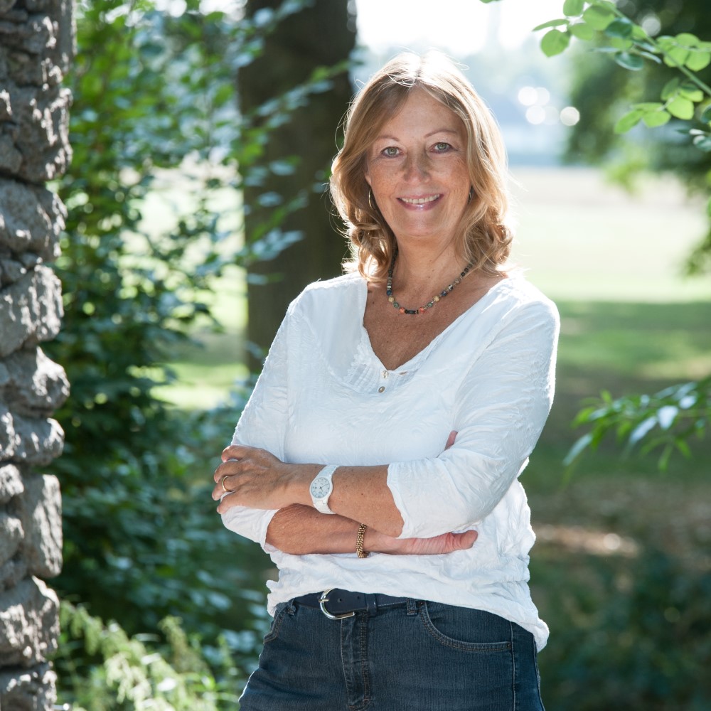 Anja Josten im Park